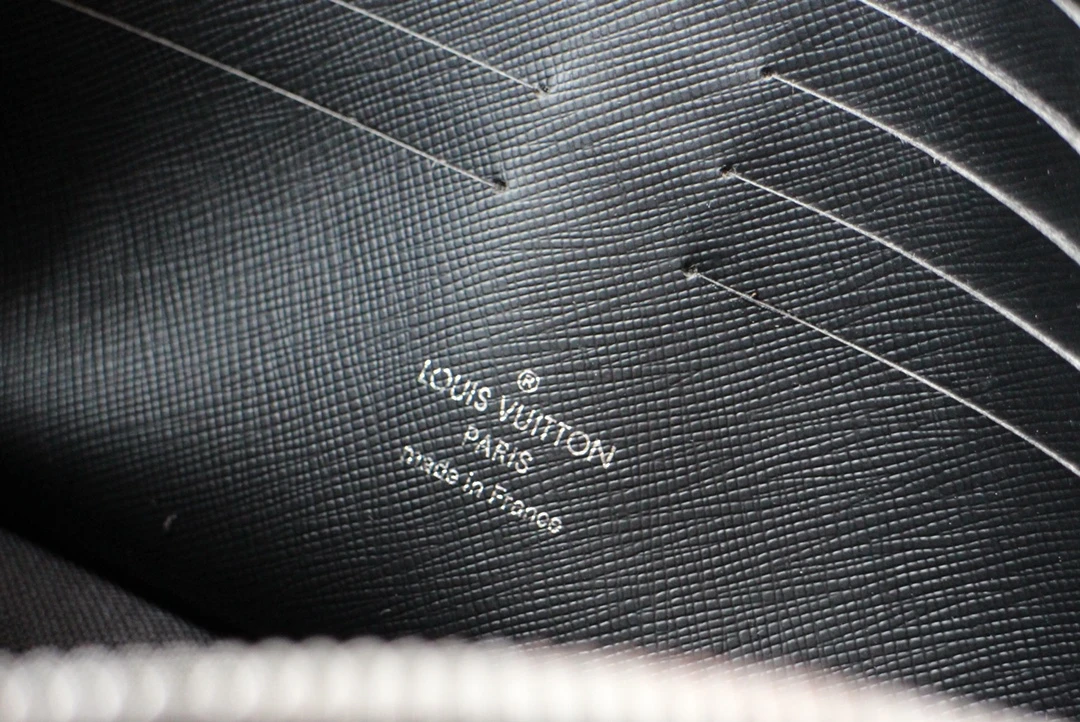 Louis Vuitton POCHETTE KASAI M30441 9 13252156542409226