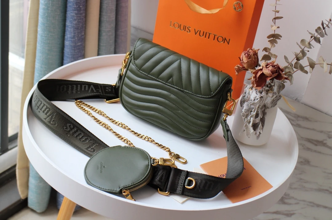 Louis Vuitton NEW WAVE MULTI-POCHETTE M56471 11 Louis Vuitton NEW WAVE MULTI-POCHETTE M56471