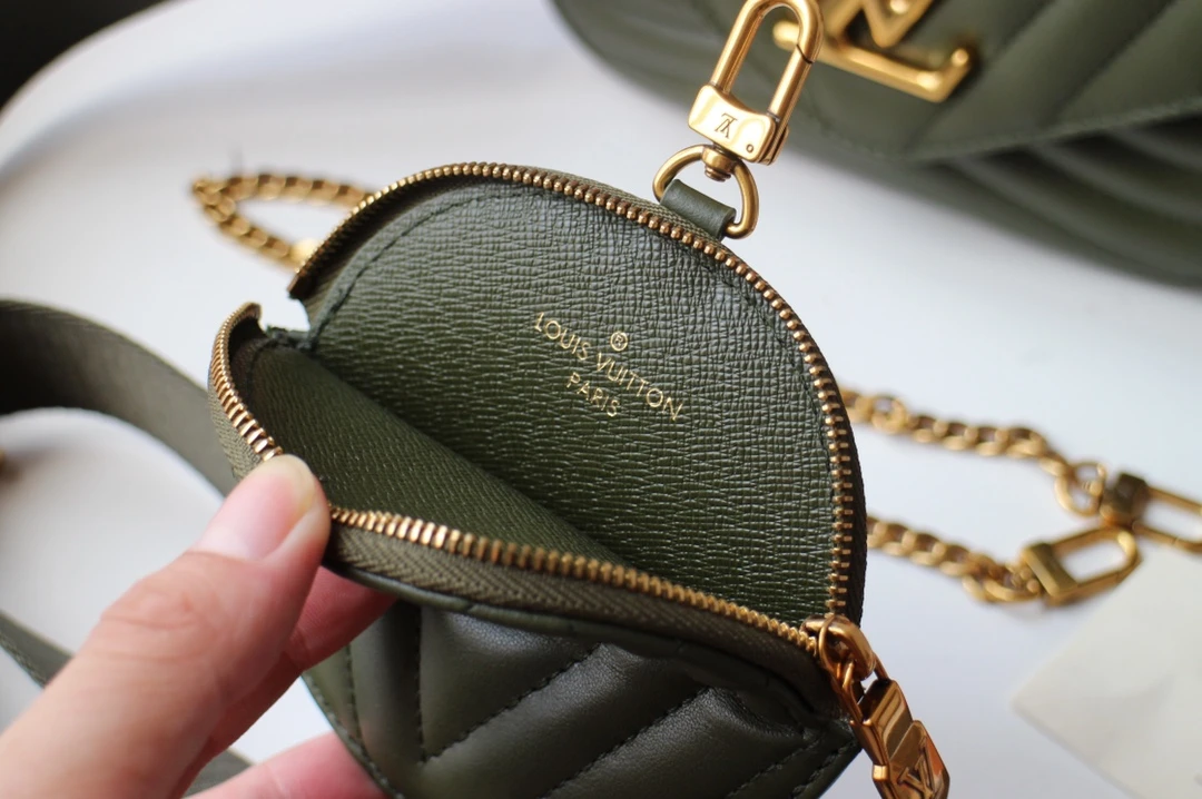 Louis Vuitton NEW WAVE MULTI-POCHETTE M56471 12 Louis Vuitton NEW WAVE MULTI-POCHETTE M56471