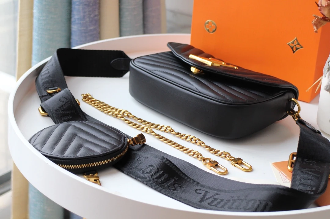Louis Vuitton NEW WAVE MULTI-POCHETTE M56471 3 Louis Vuitton NEW WAVE MULTI-POCHETTE M56471