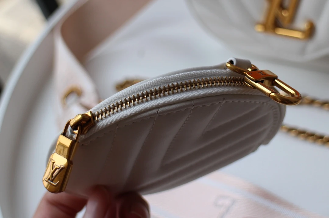 Louis Vuitton NEW WAVE MULTI-POCHETTE M56471 20 Louis Vuitton NEW WAVE MULTI-POCHETTE M56471