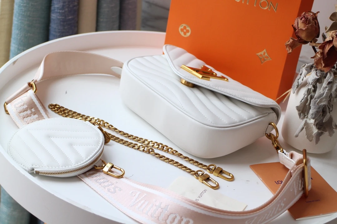 Louis Vuitton NEW WAVE MULTI-POCHETTE M56471 21 Louis Vuitton NEW WAVE MULTI-POCHETTE M56471