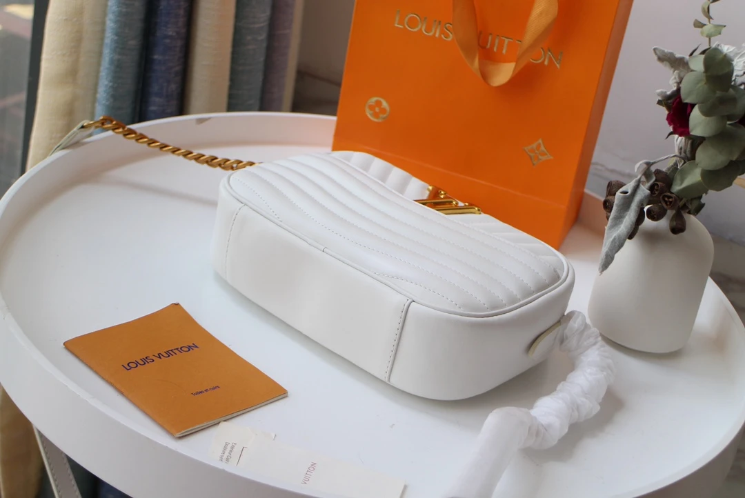 Louis Vuitton NEW WAVE CAMERA BAG M53683 12 Louis Vuitton NEW WAVE CAMERA BAG M53683