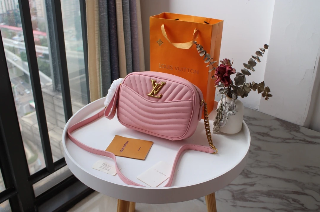 Louis Vuitton NEW WAVE CAMERA BAG M53683 1 Louis Vuitton NEW WAVE CAMERA BAG M53683