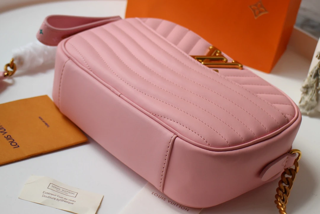 Louis Vuitton NEW WAVE CAMERA BAG M53683 3 Louis Vuitton NEW WAVE CAMERA BAG M53683