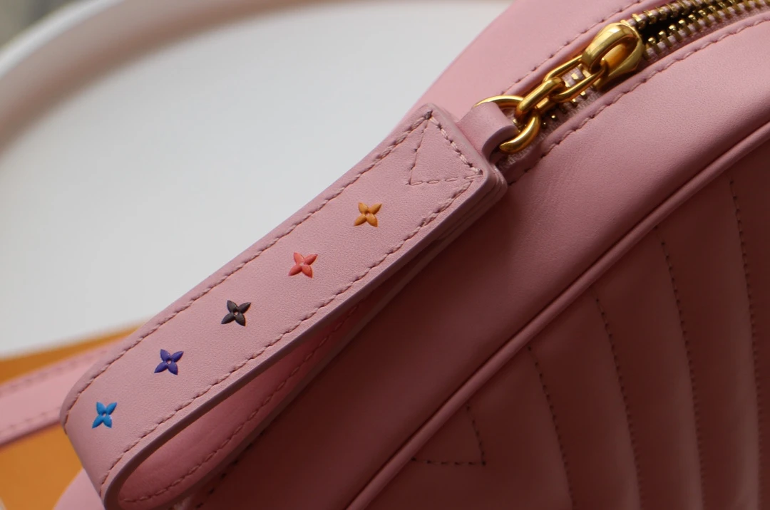 Louis Vuitton NEW WAVE CAMERA BAG M53683 5 Louis Vuitton NEW WAVE CAMERA BAG M53683