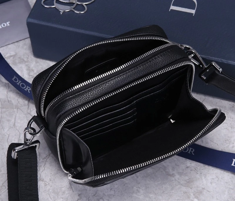 Dior AAA-Men’s Pouch 3 CABC
