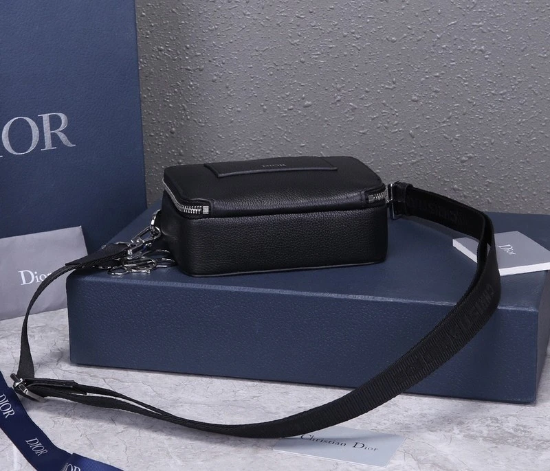 Dior AAA-Men’s Pouch 5 CABC