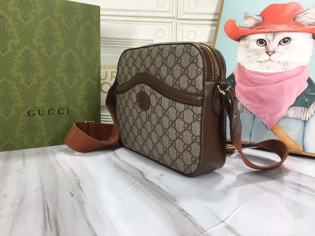 Gucci Messenger bag with Interlocking G 675891 3 675891-3-1