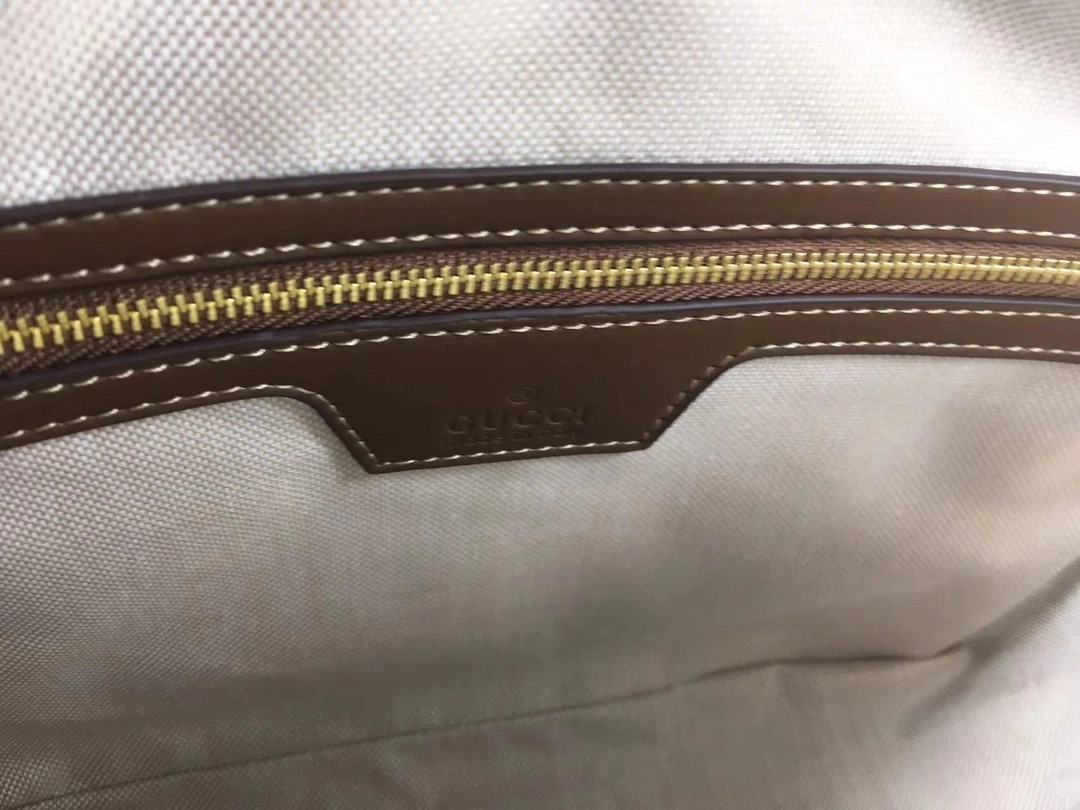 Gucci Messenger bag with Interlocking G 675891 9 675891-9