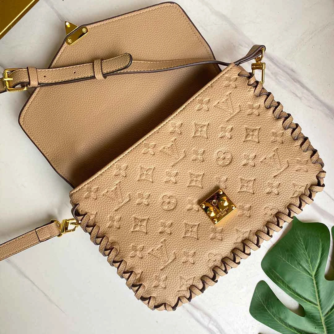 Louis Vuitton DIY-POCHETTE METIS M44881 WHITE/BLACK 17 DIY M