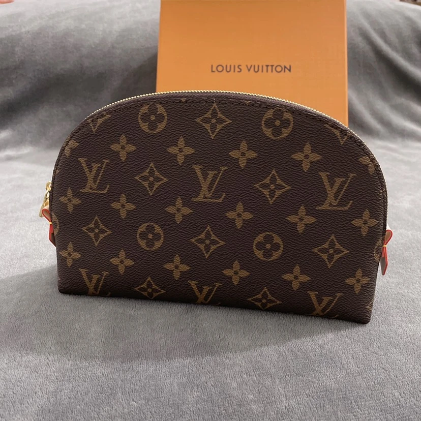 Louis Vuitton Cosmetic Pouch K02 1 EBEAEEBFAEBBEE
