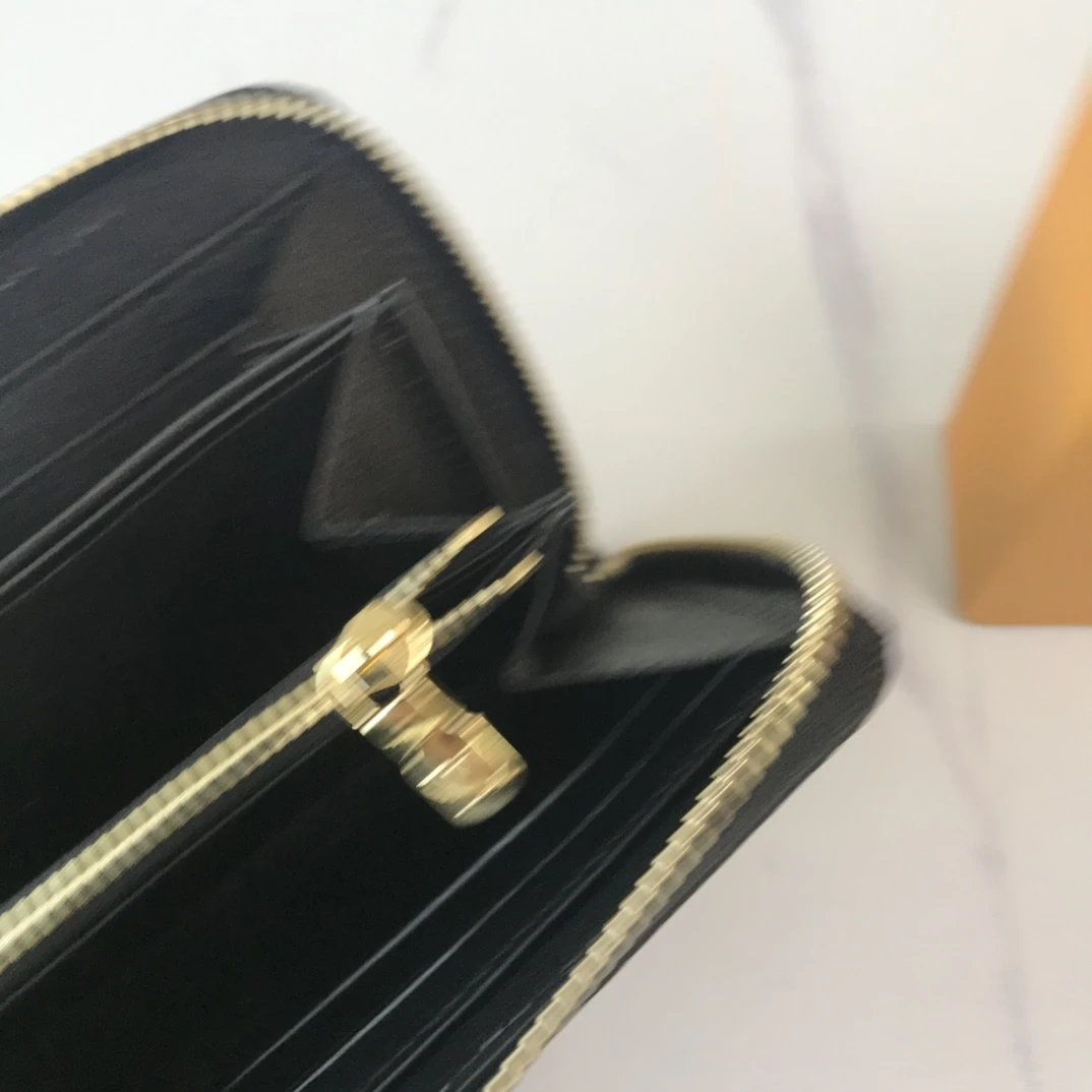 Louis Vuitton GAME ON ZIPPY WALLET M80323 Black/White 9 GAME ON ZIPPY WALLET M