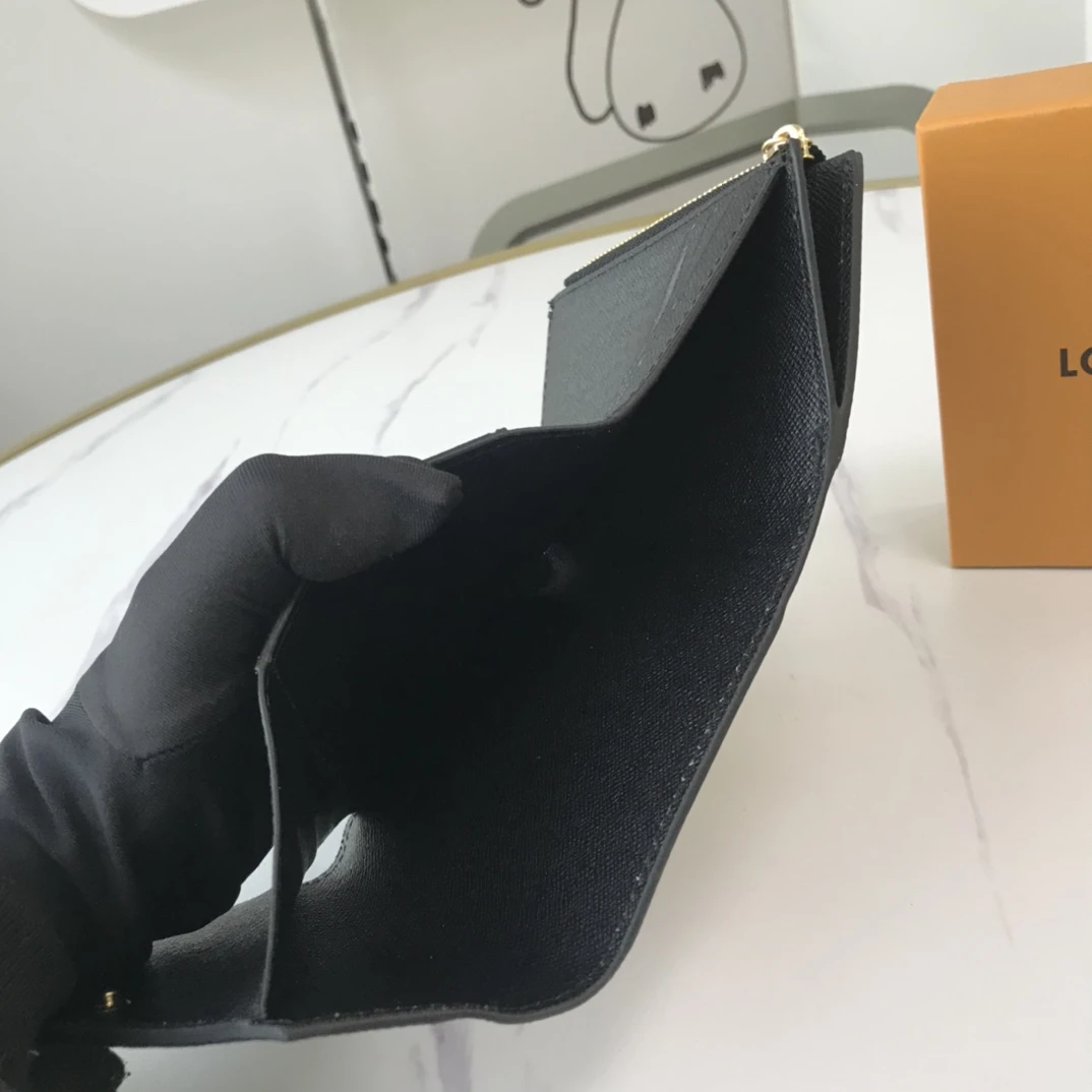 Louis Vuitton AAA-GAME ON ZOe WALLET M41938 Black/White 17 GAME ON ZOE WALLET M