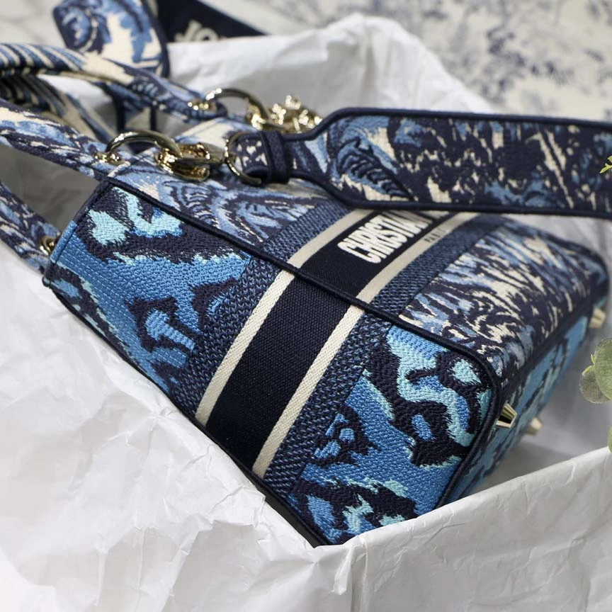 Dior AAA-MEDIUM LADY D-LITE BAG /Embroidered Logo 4 MO