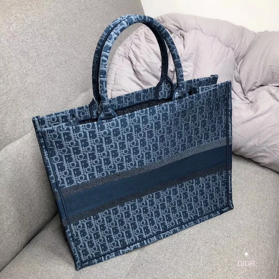 Dior Book Tote M1286 2 M