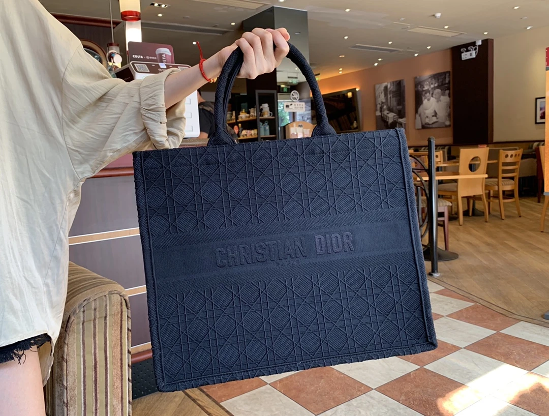 Dior AAA-Embroidery Book Tote 41.5×35 3 MZR