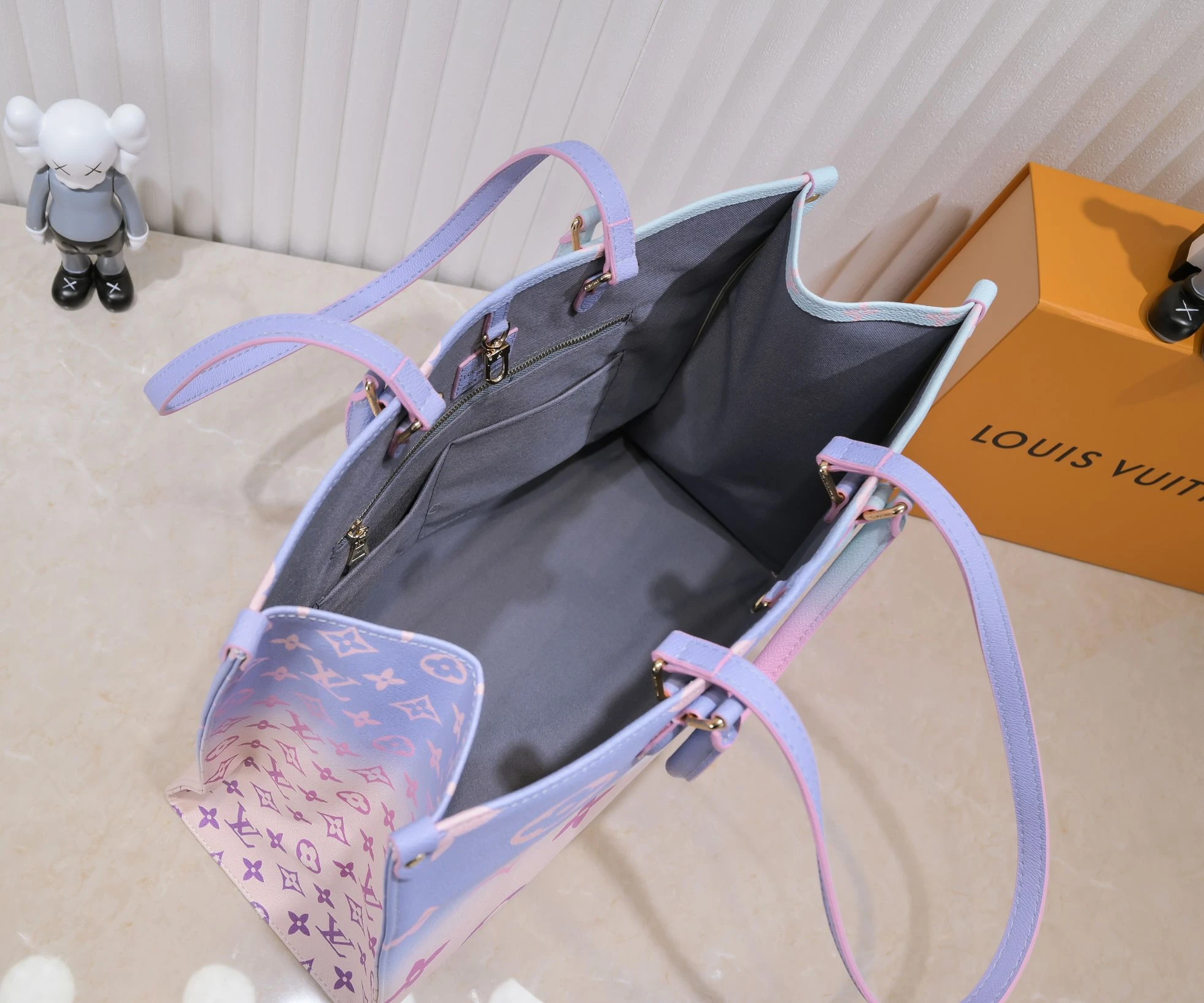 Louis Vuitton OnTheGo MM/GM tote Bag 4 MG