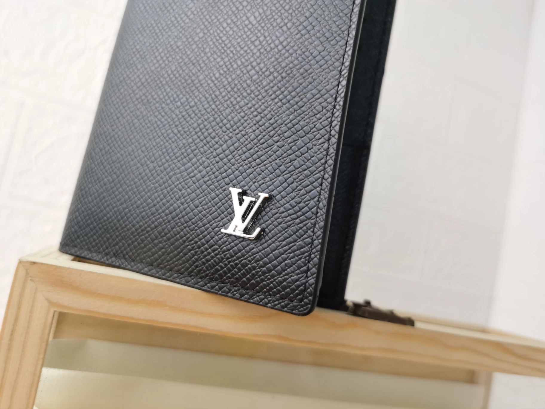 Louis Vuitton Brazza Wallet M30285 4 M