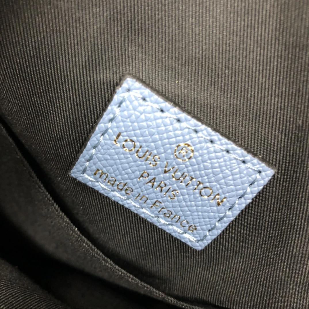 Louis Vuitton Avenue Sling Bag M30443 15 M