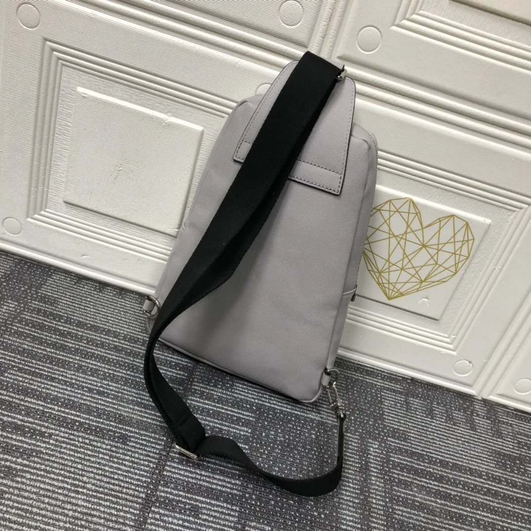 Louis Vuitton Avenue Sling Bag M30443 18 M
