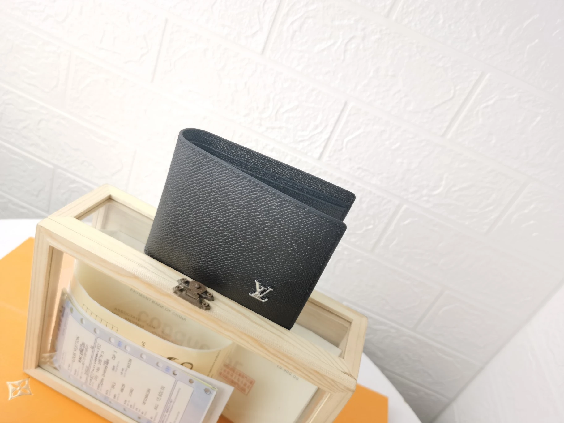 Louis Vuitton MULTIPLE WALLET M30530 2 M