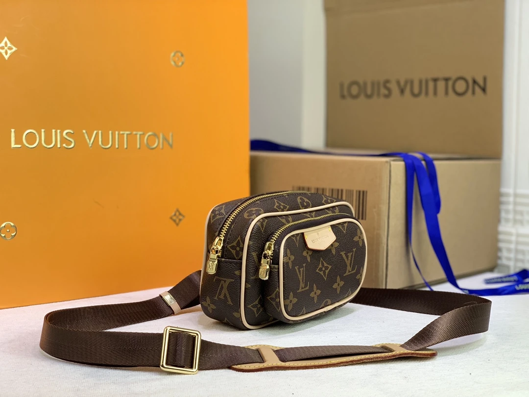 Louis Vuitton Taigarama Outdoor Pouch Brown/Black 3 M