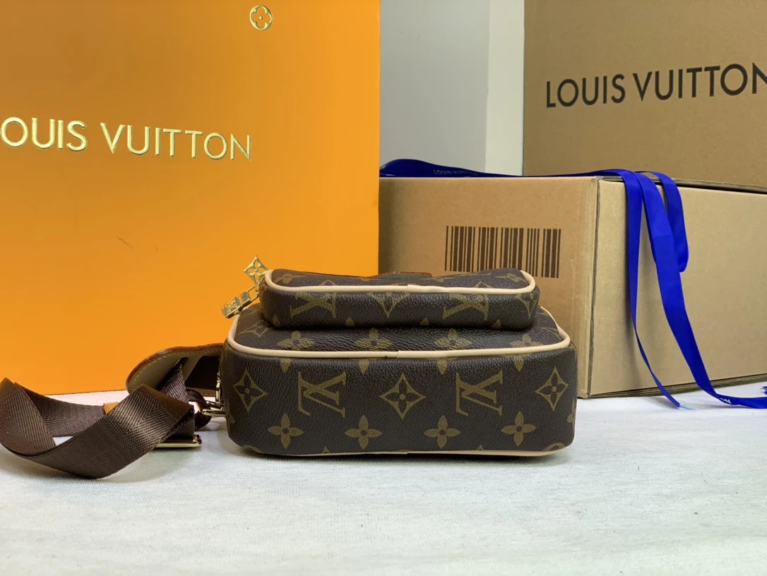 Louis Vuitton Taigarama Outdoor Pouch Brown/Black 5 M