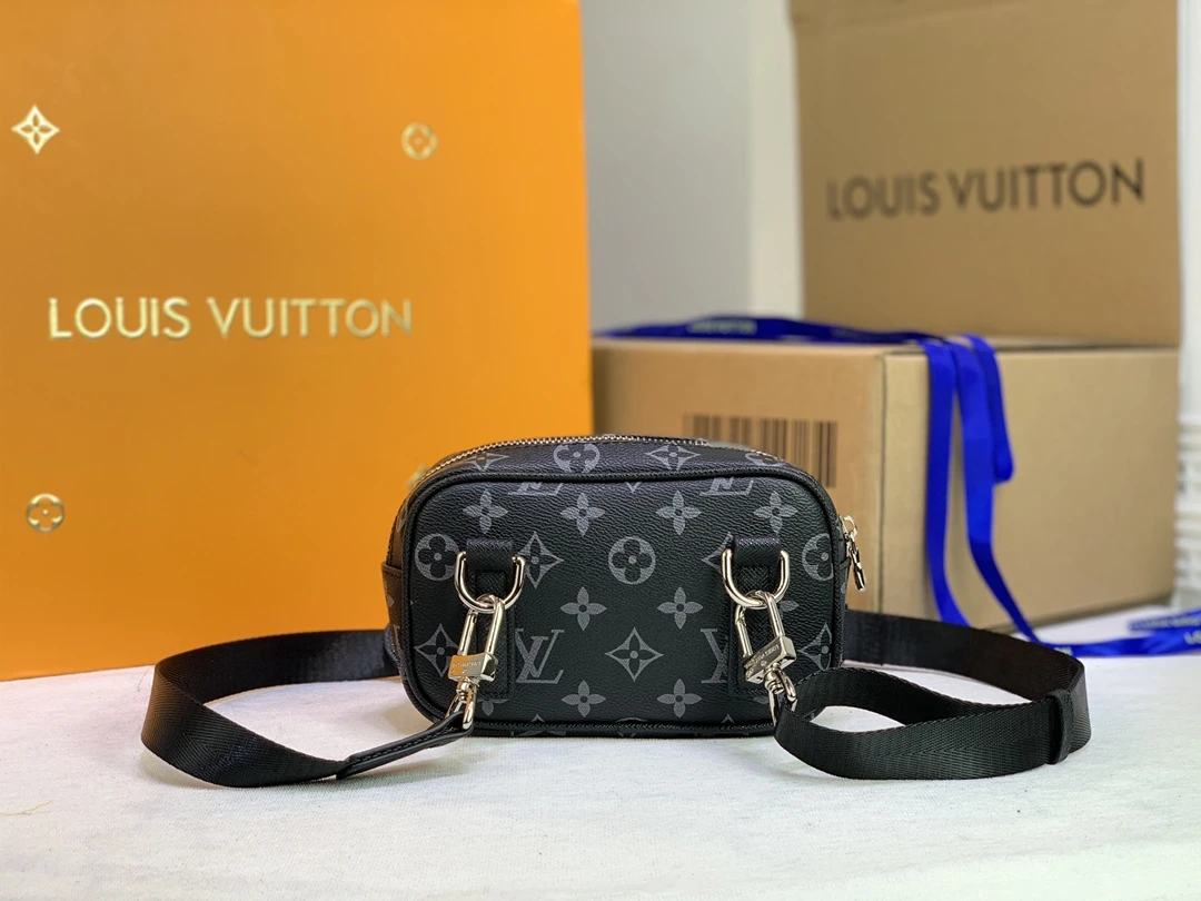 Louis Vuitton Taigarama Outdoor Pouch Brown/Black 9 M