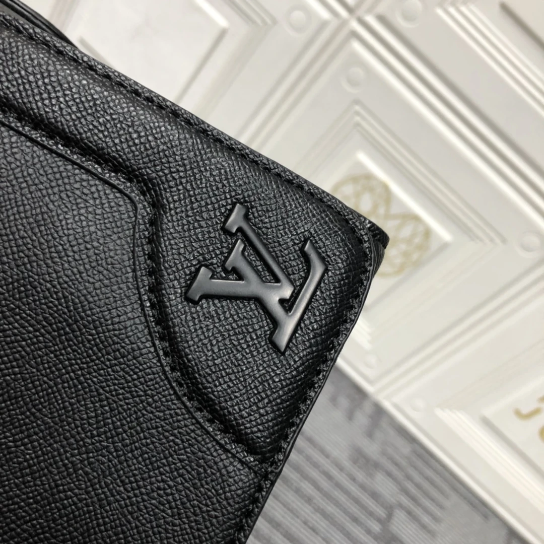 Louis Vuitton NEW FLAP MESSENGER M30813 7 M