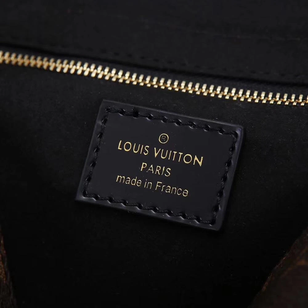 Louis Vuitton ONE HANDLE M43125 9 M