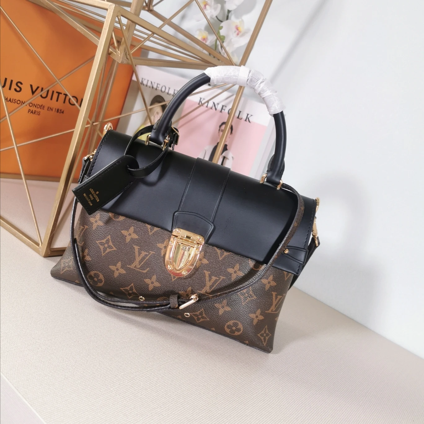 Louis Vuitton ONE HANDLE M43125 2 M