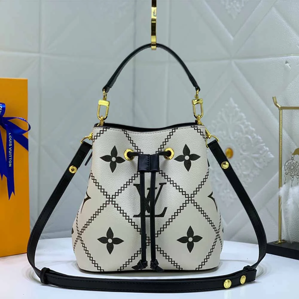 Louis Vuitton NeoNoe BB bucket bag M44022 11 M