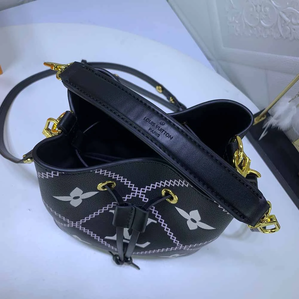 Louis Vuitton NeoNoe BB bucket bag M44022 8 M