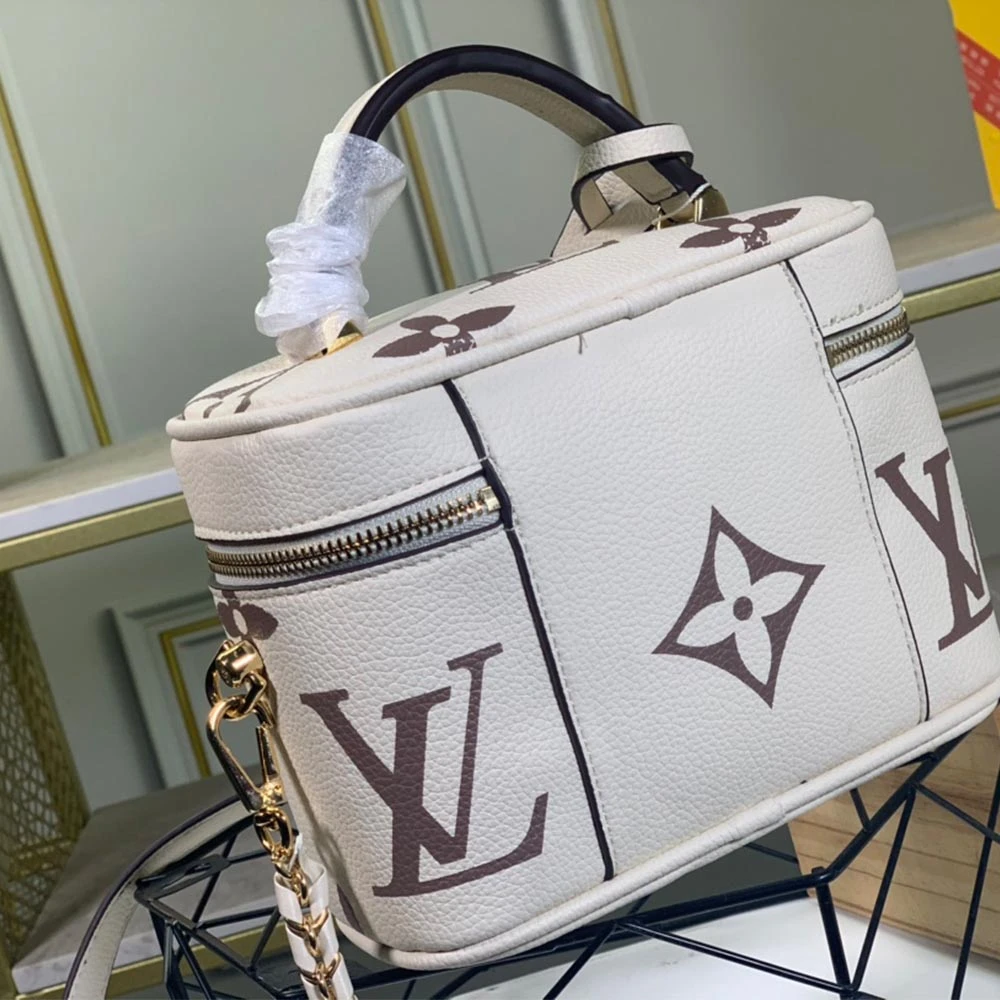 Louis Vuitton VANITY PM M45599 CREAM/BLACK 5 M