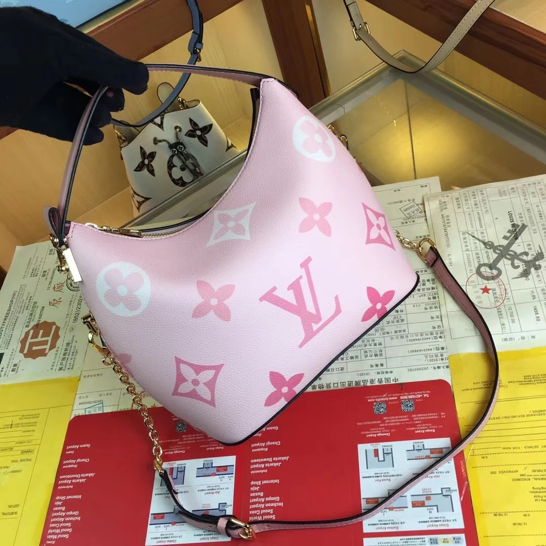 Louis Vuitton MARSHMALLOW hobo bag Beige/Pink/Blue 7 M