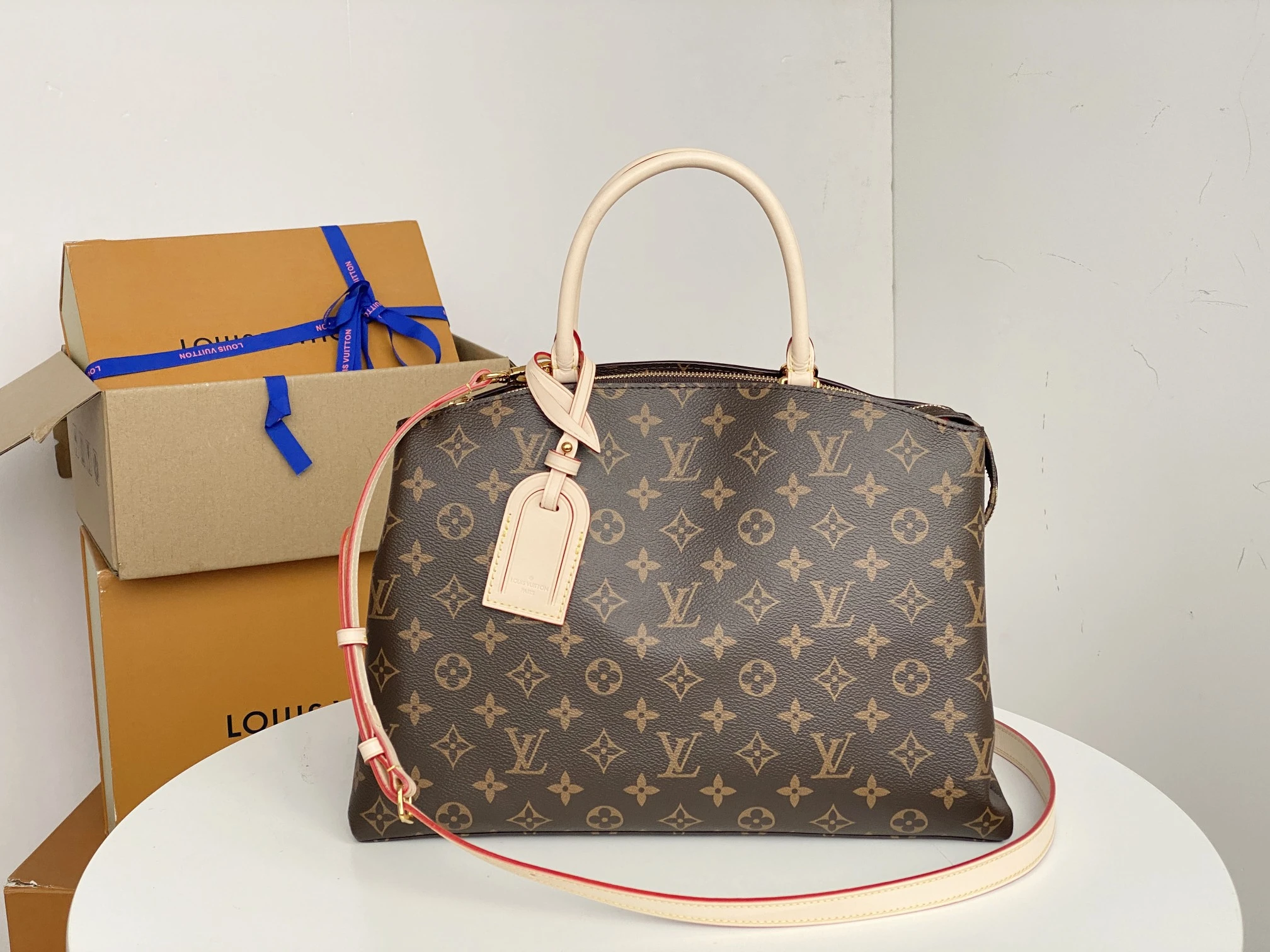 Louis Vuitton GRAND PALAIS/PETIT PALAIS M45900 1 M