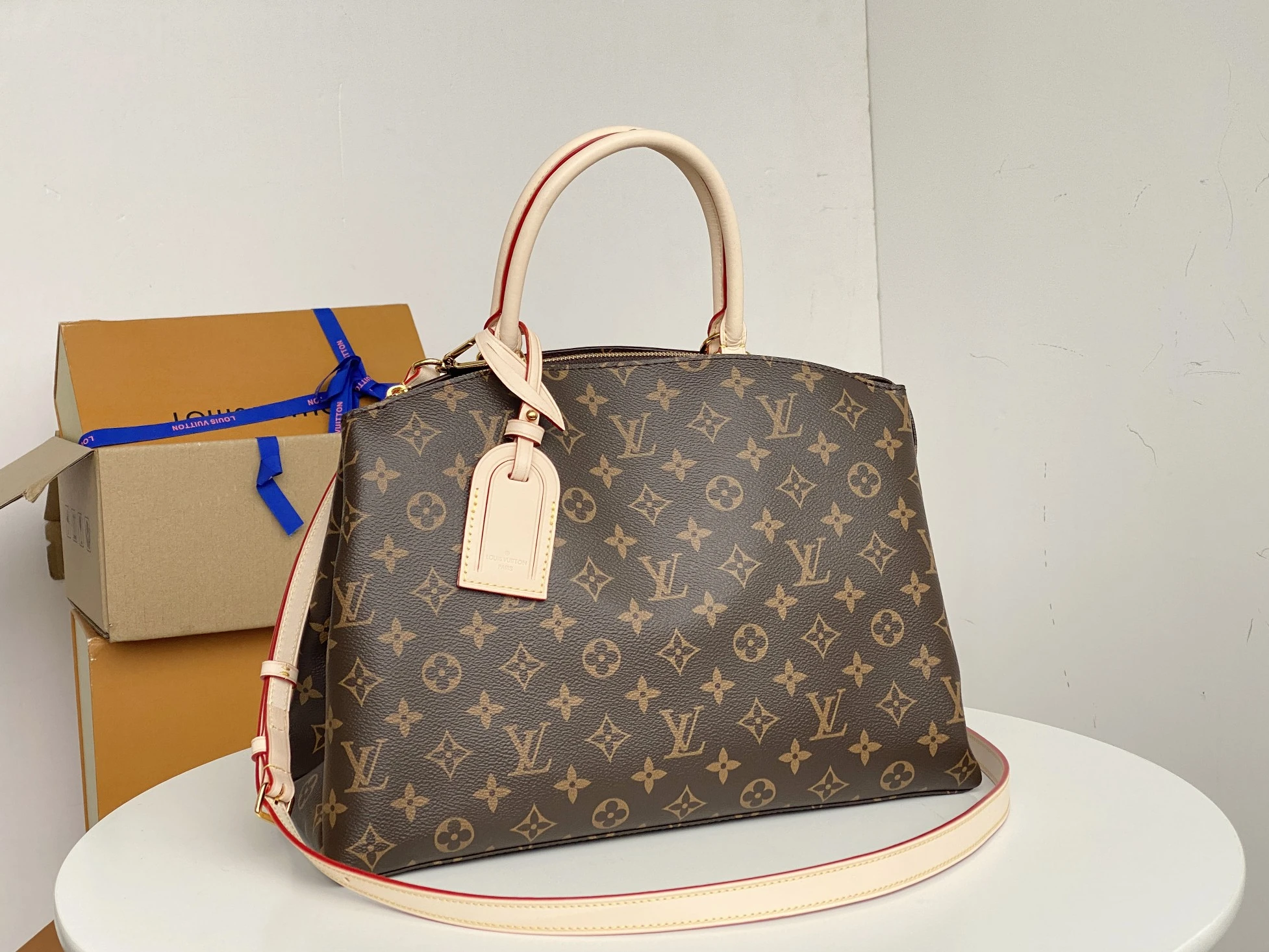 Louis Vuitton GRAND PALAIS/PETIT PALAIS M45900 2 M