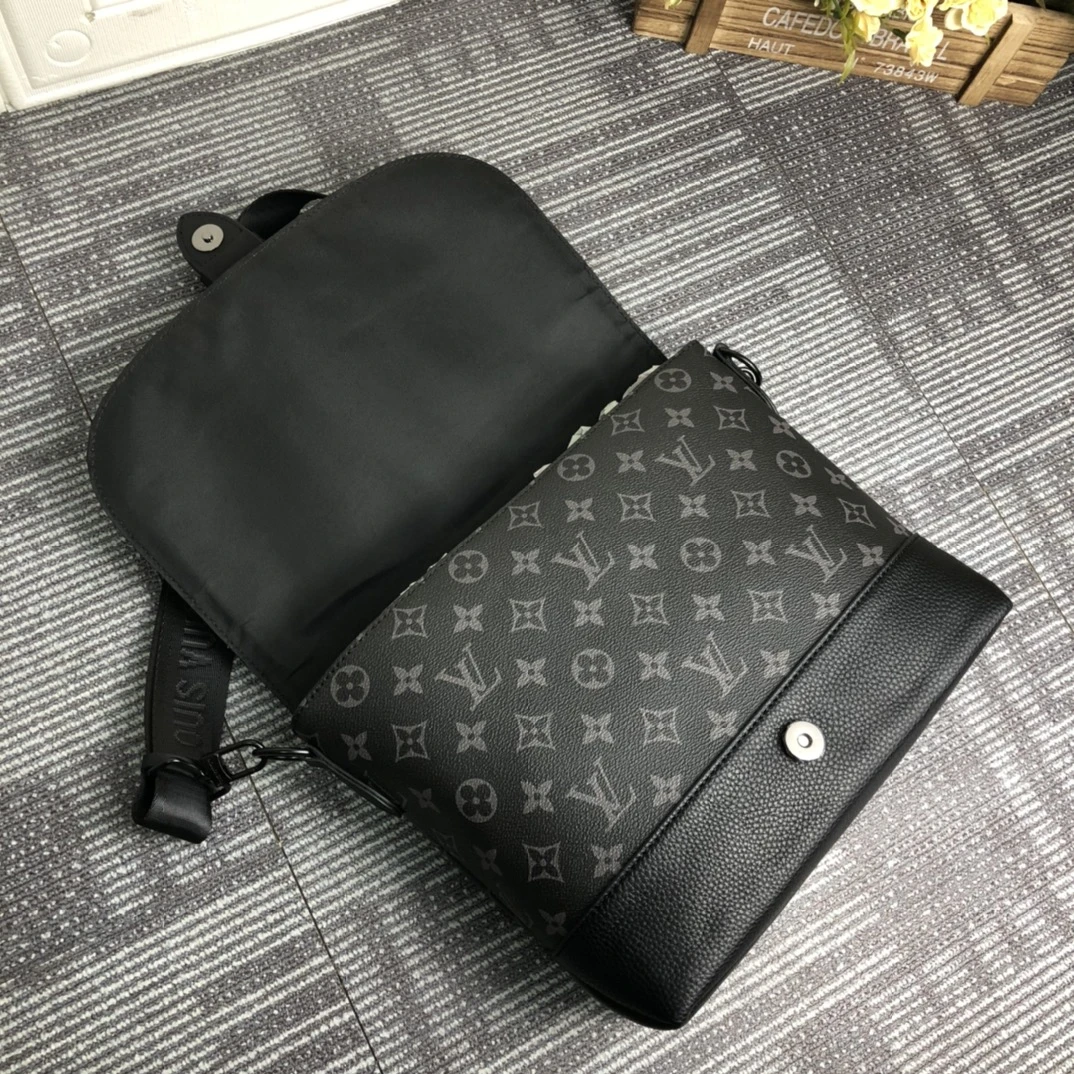 Louis Vuitton Saumur Messenger M45911 5 M