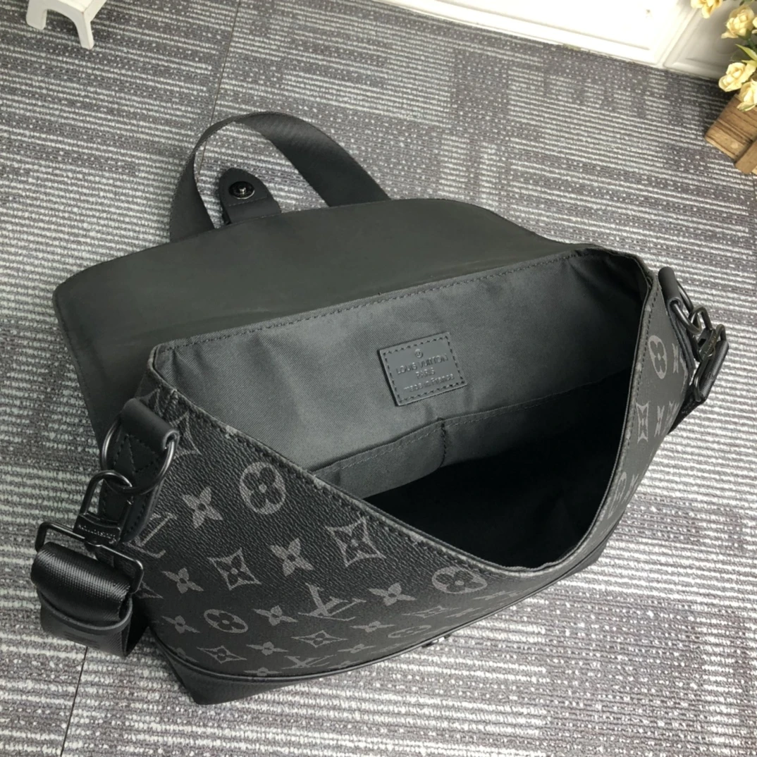 Louis Vuitton Saumur Messenger M45911 6 M