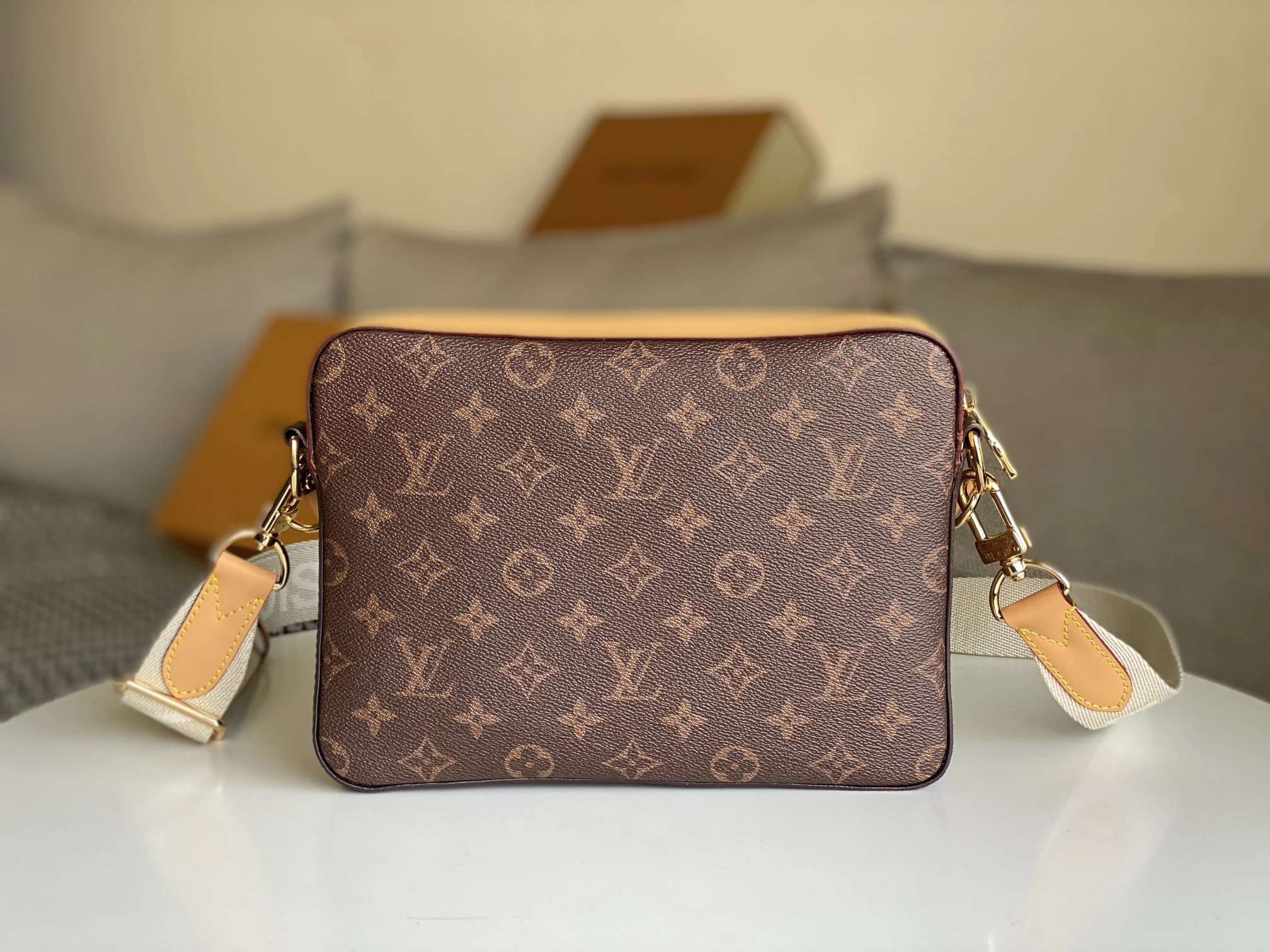 Louis Vuitton AAA- Trio Messenger M45965 3 M