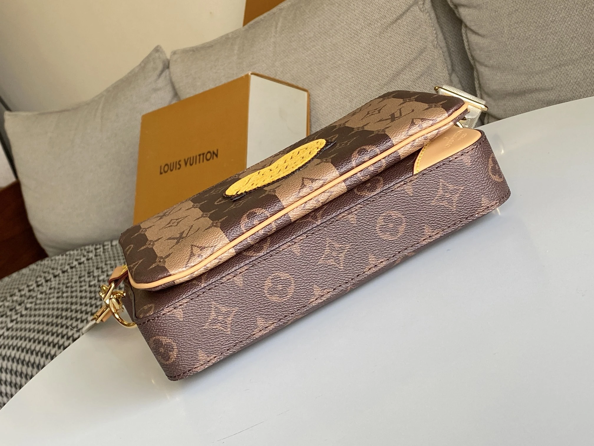 Louis Vuitton AAA- Trio Messenger M45965 4 M