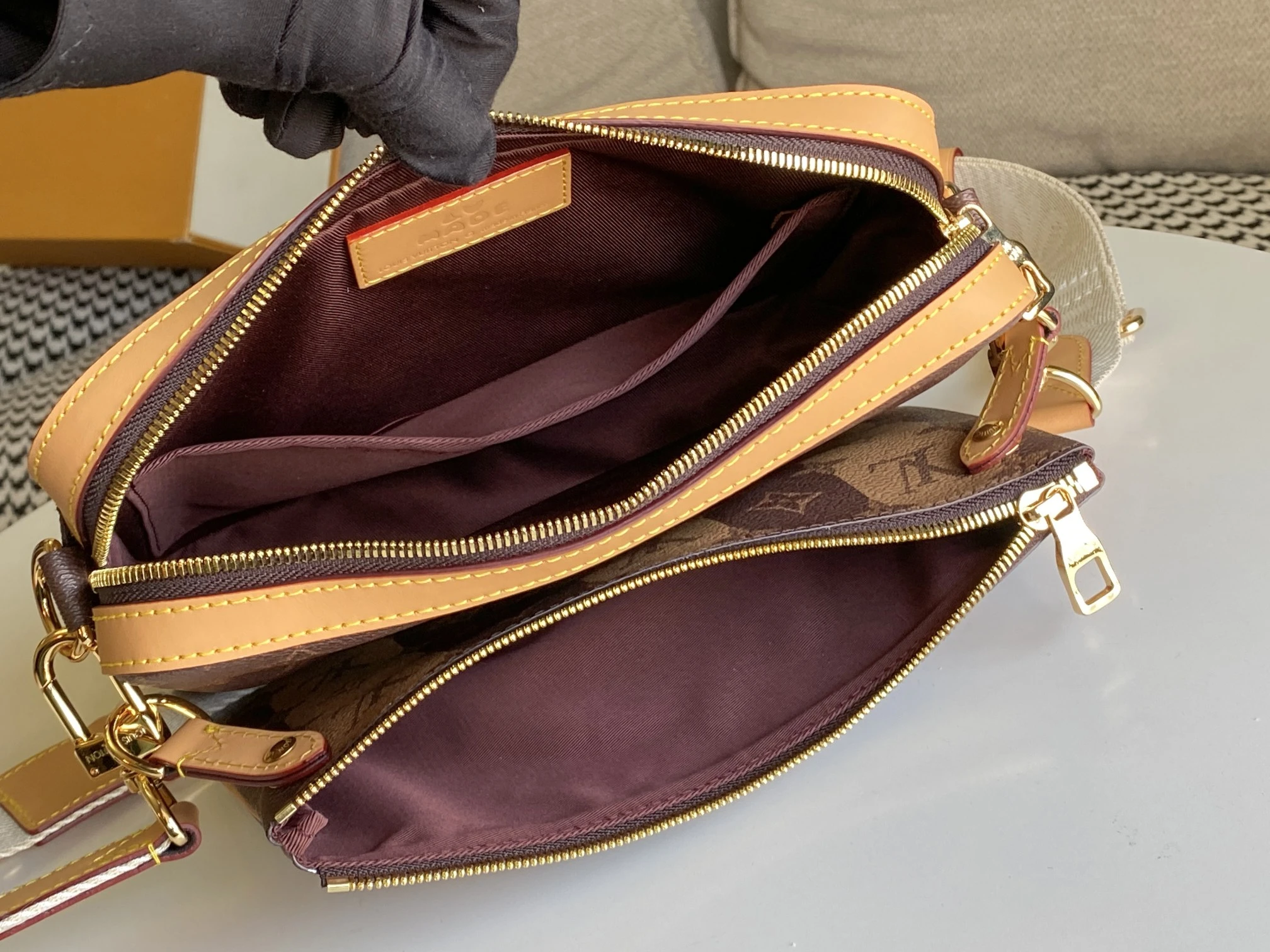 Louis Vuitton AAA- Trio Messenger M45965 7 M