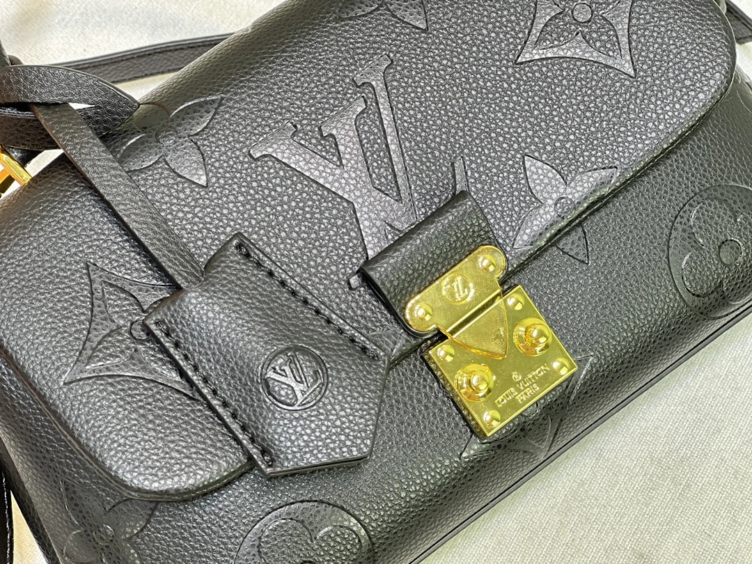 Louis Vuitton Madeleine BB handbag 14 M