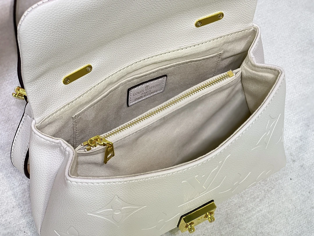 Louis Vuitton Madeleine BB handbag 21 M