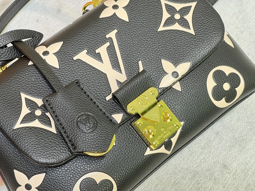 Louis Vuitton Madeleine BB handbag 4 M