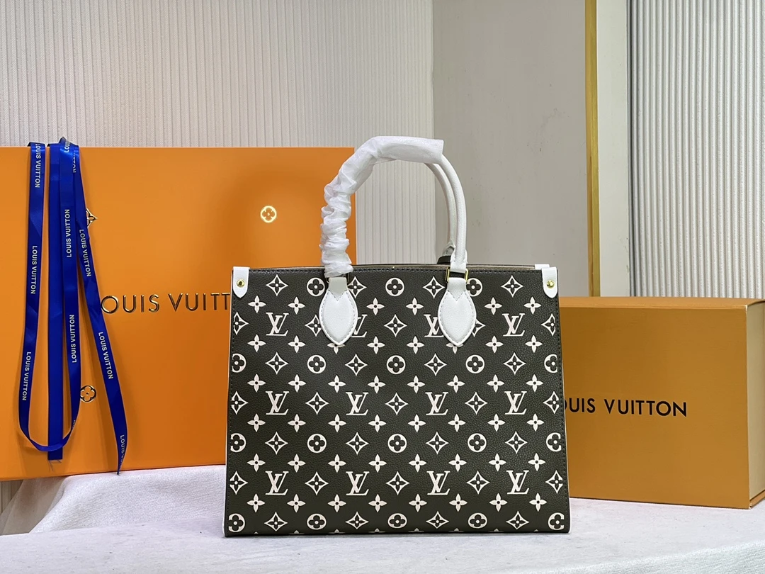Louis Vuitton Monogram A4 Leather Onthego Totes 14 M