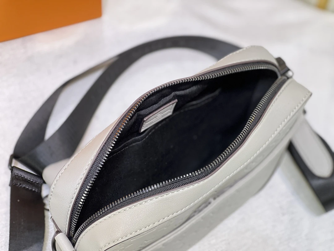 Louis Vuitton Duo Messenger 6 MS