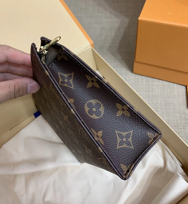 Louis Vuitton Toiletry Pouch 19 M47544 8 M e