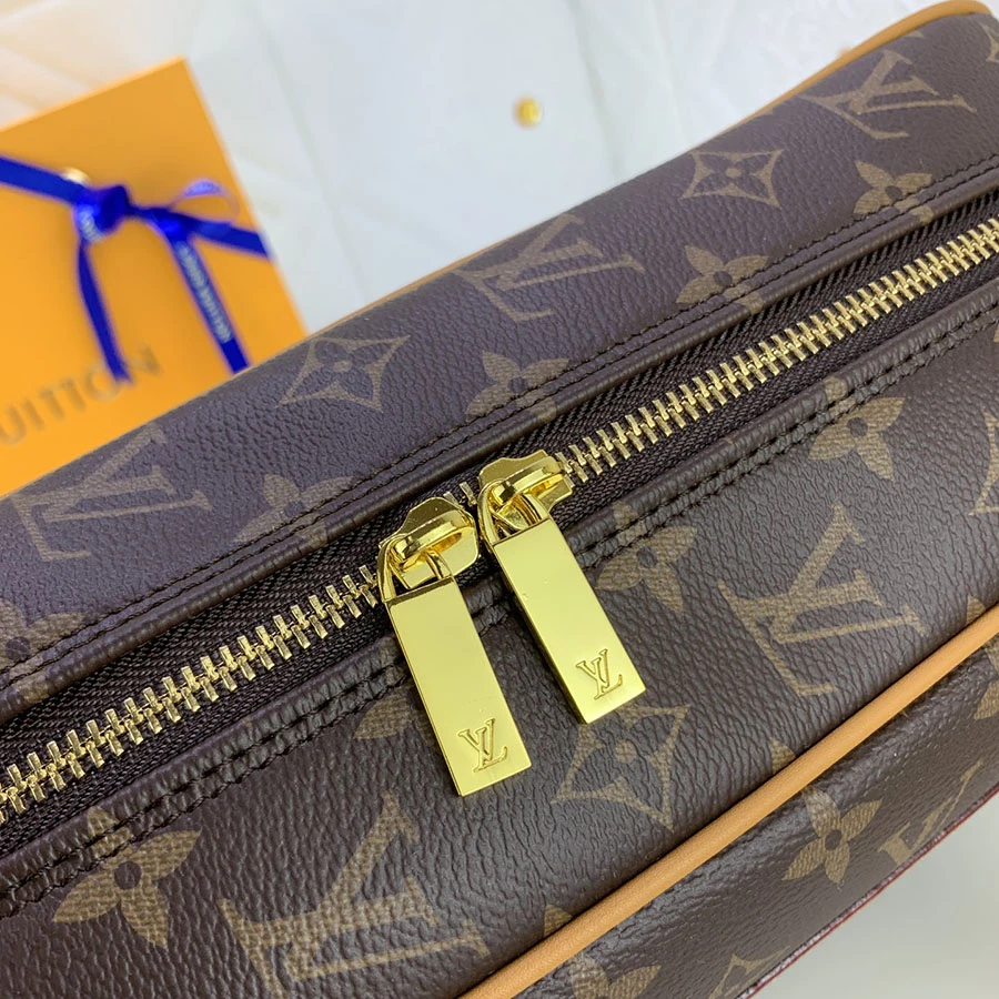 Louis Vuitton Monogram Pochette Cite Shoulder Bag 15 M